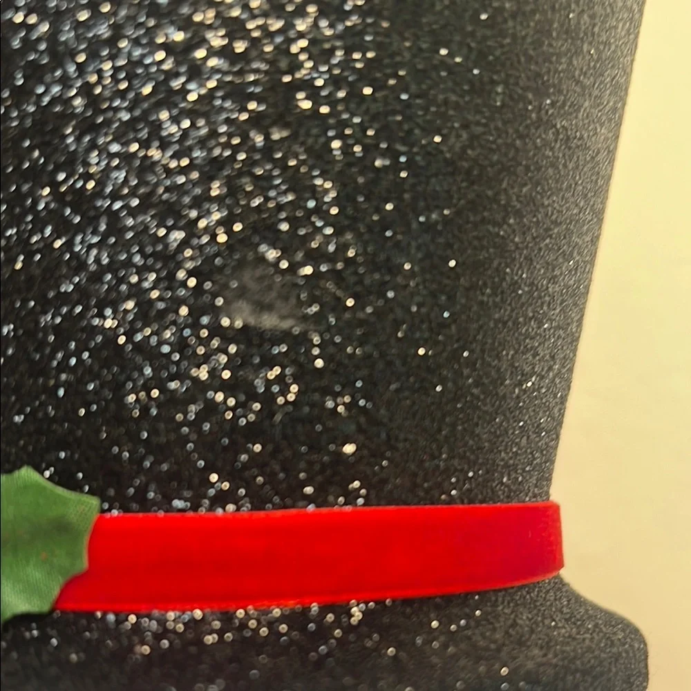 Bath & Body Works snow globe candle holder & Christmas tree wallflower plugin - Picture 7 of 10